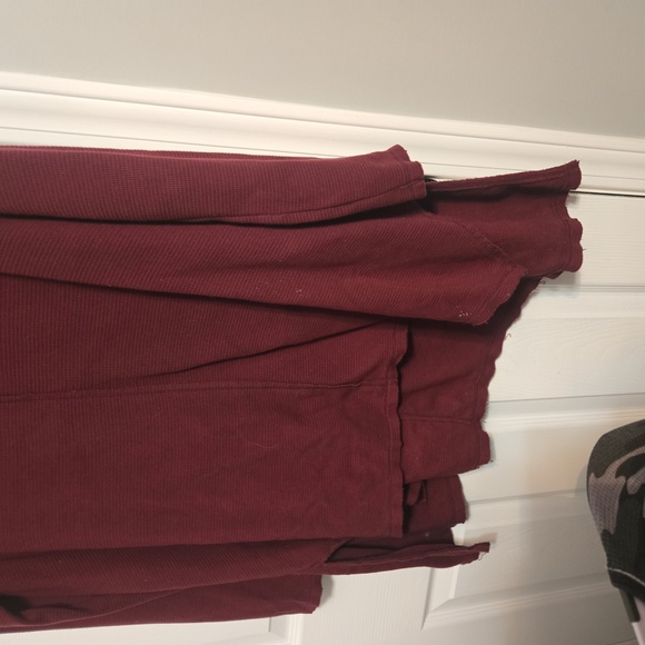 (35)Lucky Brand Gray Camo & Maroon Top - Picture 8 of 10